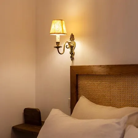 Romantic Alfama Balcony - 10 Minutes From Terreiro Do Paco Apartment Lisbon