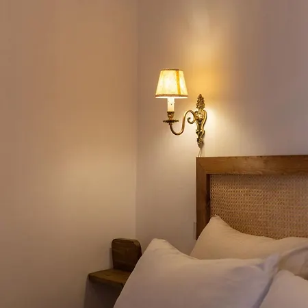 Romantic Alfama Balcony - 10 Minutes From Terreiro Do Paco *