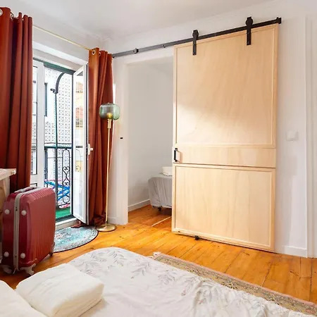 Apartman Romantic Alfama Balcony - 10 Minutes From Terreiro Do Paco *