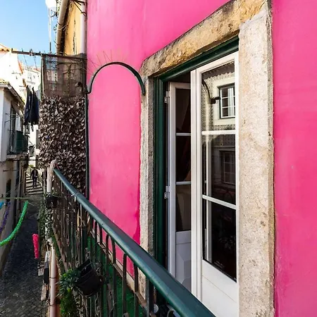 Romantic Alfama Balcony - 10 Minutes From Terreiro Do Paco Apartman